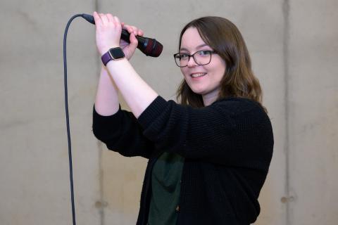 Hannah Stienen | Pop-Gesang Das Foto zeigt Hannah Stienen, Lehrkraft für Pop-Gesang an der Musikschule.