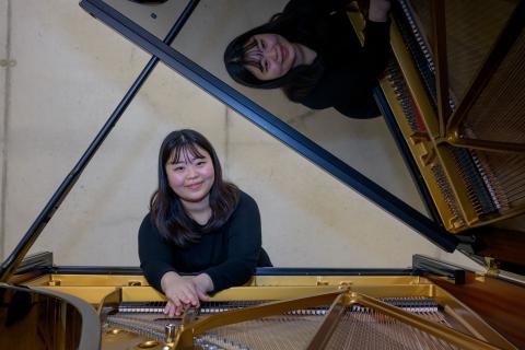 Yuna Nakagawa | Klavier Das Foto zeigt Yuna Nakagawa, Lehrkraft für Klavier an der Musikschule.