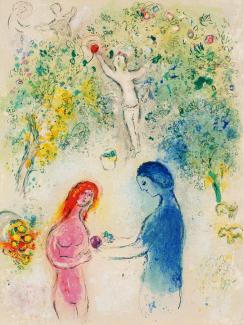 <p><span>Schauplatz der ergreifenden Liebesgeschichte von „Daphnis und Chloé“ ist die Gegend um Mytilene auf der Insel Lesbos. Angeregt durch seinen Verleger E. Tériade reiste Marc Chagall zur Vorbereitung einige Male dorthin. In zwei Bänden mit 42 farbenprächtigen Lithografien erschien 1961 seine Interpretation des spätantiken Hirtenromans.</span></p><p><span>Der „Sündenfall“ als Frontispiz spiegelt ein paradiesisches Arkadien wider, in dem das Schicksal die beiden Protagonisten zueinander führt: Nach ihrer Geburt von den leiblichen Eltern ausgesetzt, gelangen sie in die Obhut von Hirtenfamilien, wachsen in Freundschaft auf und aus Schwärmerei entwickelt sich Liebe. Durch Intrigen voneinander getrennt, finden Daphnis und Chloé mit Hilfe der Götter und Nymphen wieder zueinander. Sie leben als Hirten weiterhin im Einklang von Mensch, Tier und Natur.</span></p>
