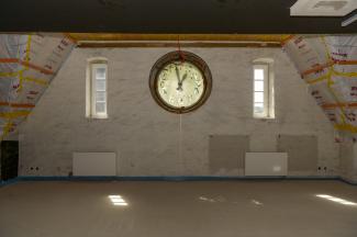 Sanierung des Kunstmuseums: Blick von hinten auf die Uhr, Foto: Walter Schernstein, 2022.