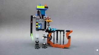 Das Bild zeigt ein Brick Art Monster mit seinem Instrument. 