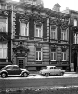 Wohnhaus Bahnstraße 44, Vorderseite 