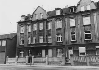 Wohnhaus von Sara Philips, Steinkampstraße 16, am rechten Bildrand