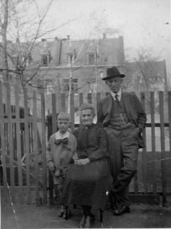 Ferdinand und Johanna Wolf mit Enkel Günter Pollmeier