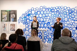 Eröffnungsrede im Foyer des Kunstmuseum Mülheim an der Ruhr zur Ausstellung FREIRAUM Kunst mit Barbara Walter und Marlene Fritsch.